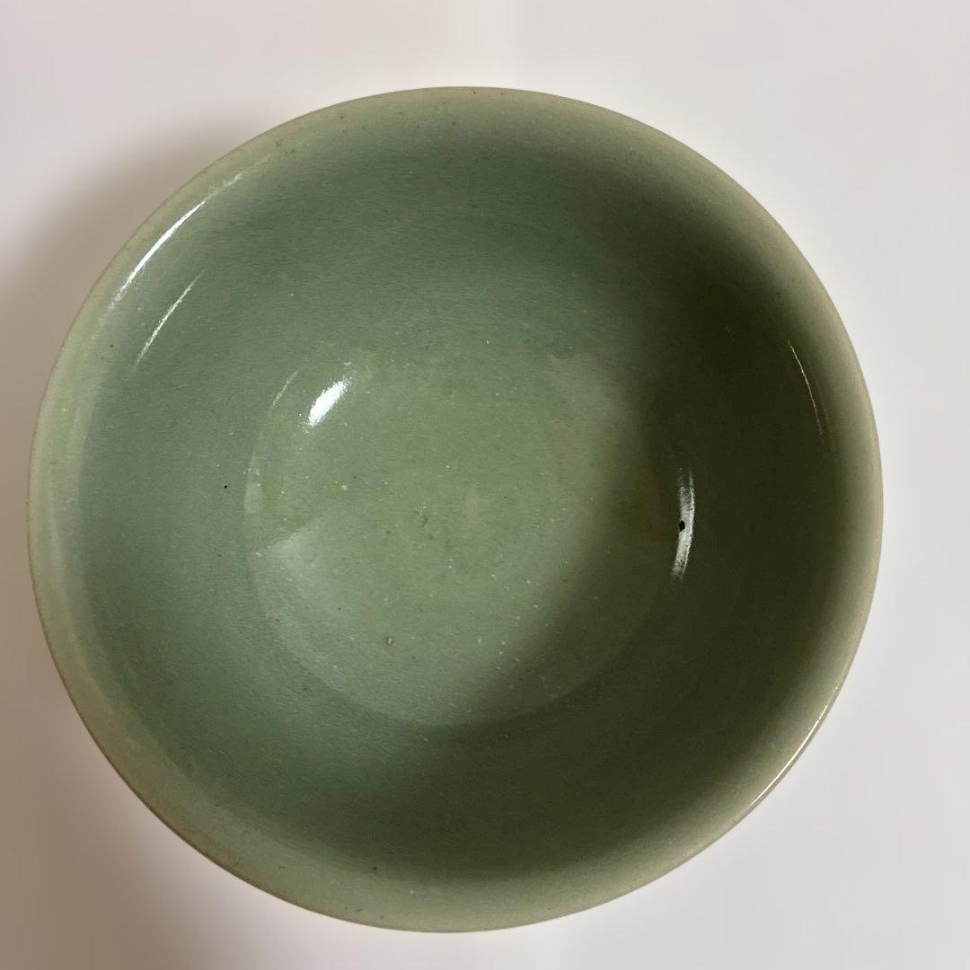 緑色の茶碗 木製箱付き 青磁鉢