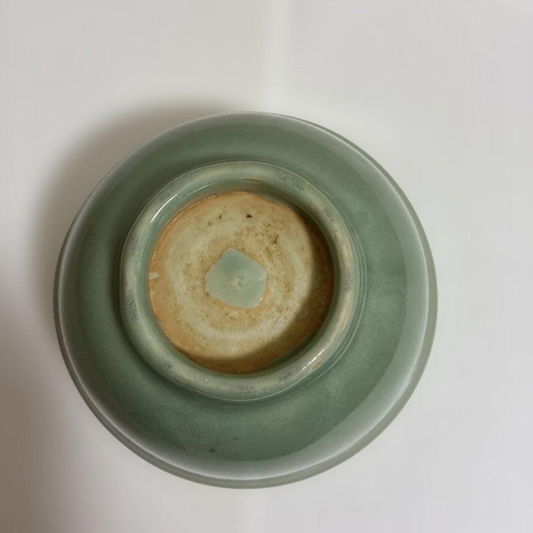 緑色の茶碗 木製箱付き 青磁鉢