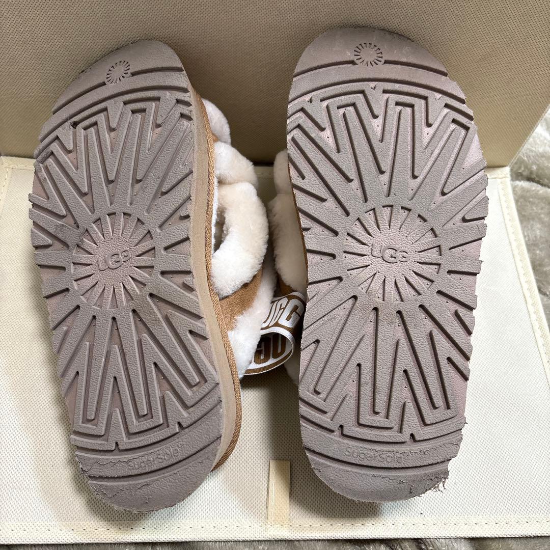 UGG サンダル サイズ23ベージュ・ホワイト