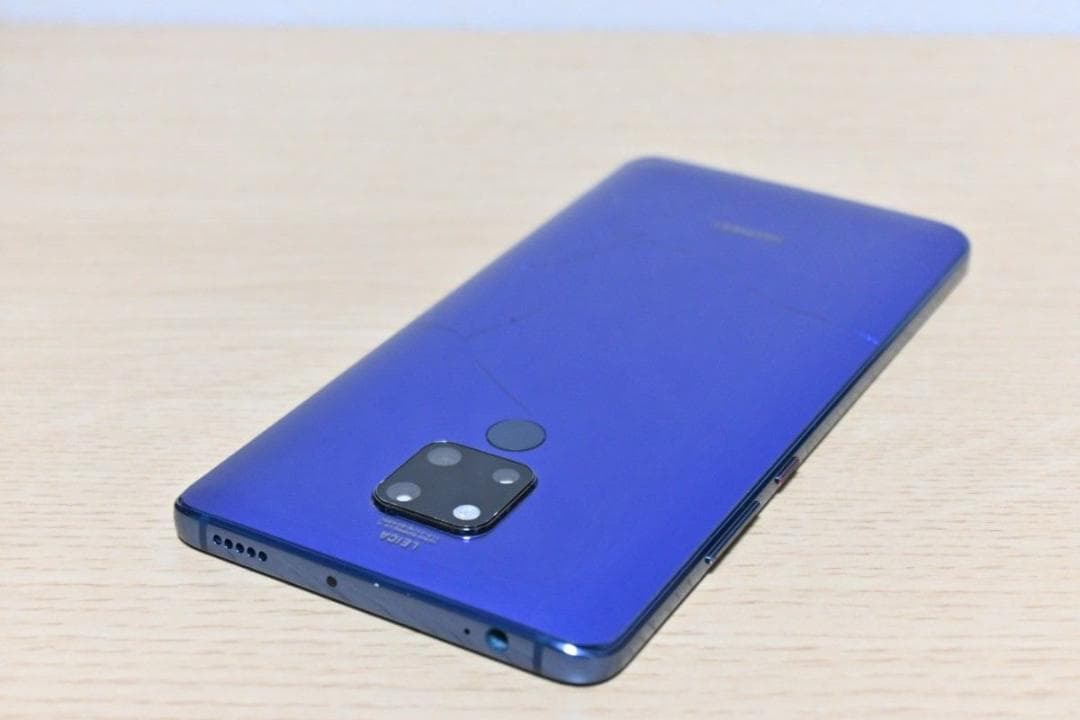 Huawei mate 20 x 7.2インチ ケース2種付き