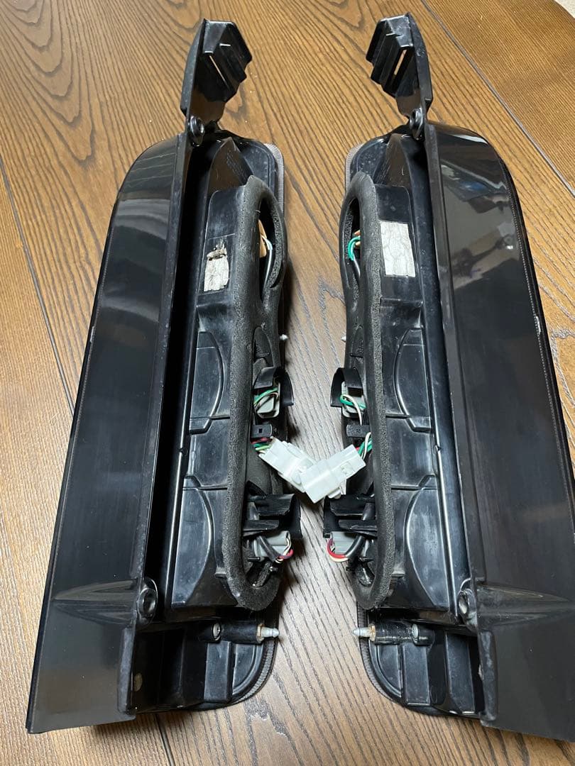 ハイエース用　STUDIO DESIGN LEDテールランプ クリア/レッド