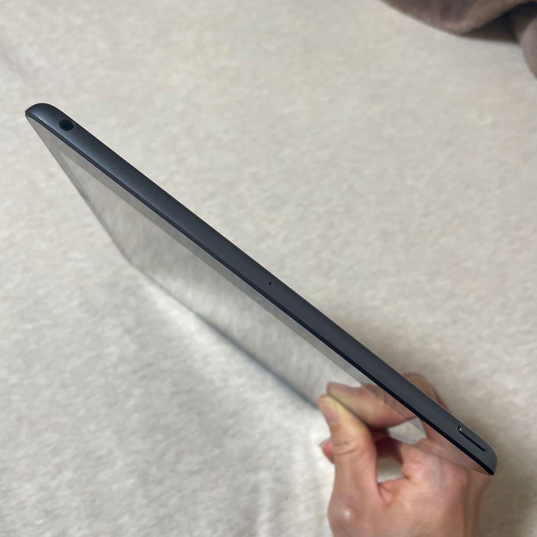 Apple iPad (第8世代) 32GB スペースグレー