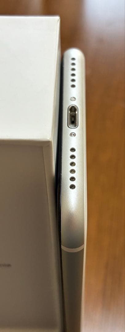 Apple iPhone SE (第2世代) ホワイト 64GB simフリー