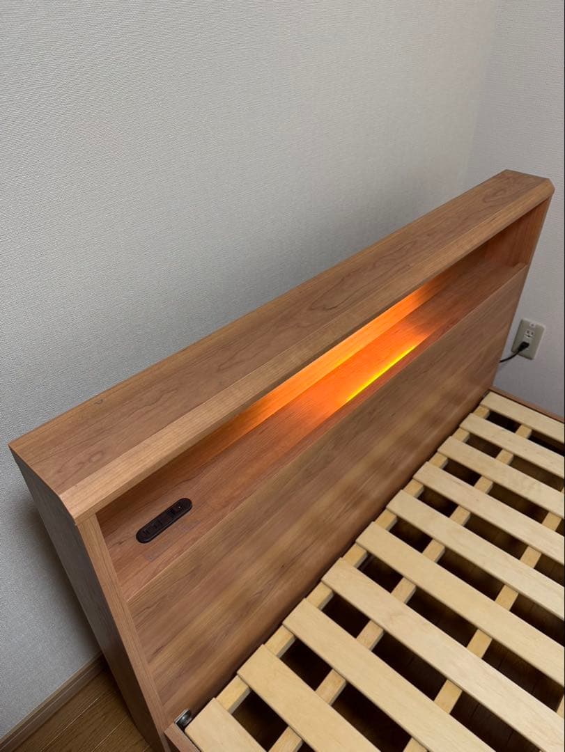 フランスベッド　セミダブルベッドフレーム 照明付き