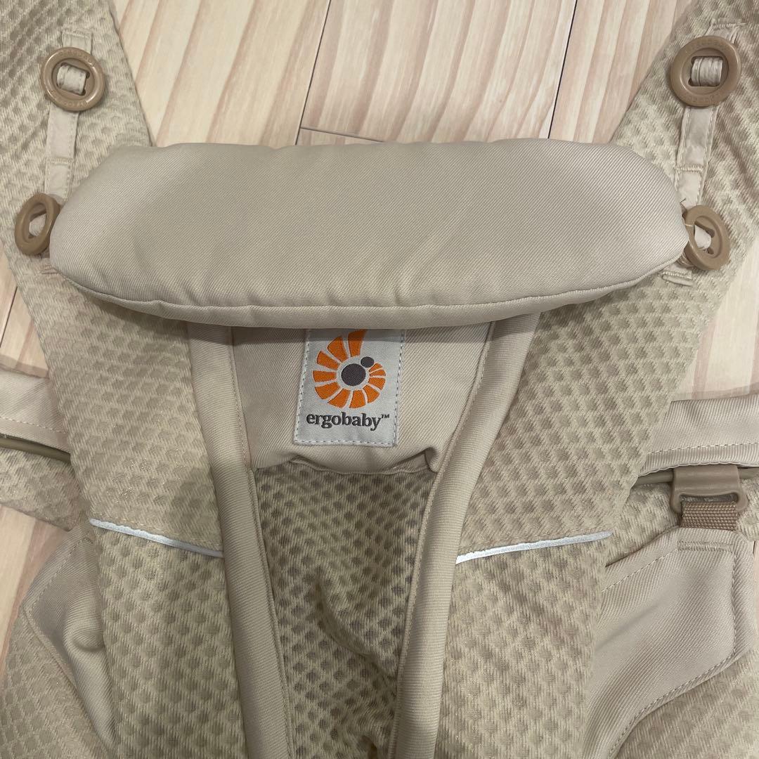 ぐ*み様 ergobaby 抱っこ紐　おまけ付き　エルゴオムニブリーズ　ナチュラ