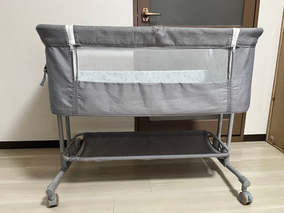 ZOOBLY ベビーベッド 蚊帳・ベッドサイド収納付き