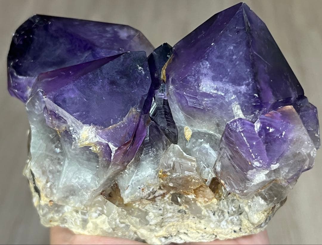 レア★コンゴ産アメジストクラスター　木台付き　大結晶 パワーストーン　浄化