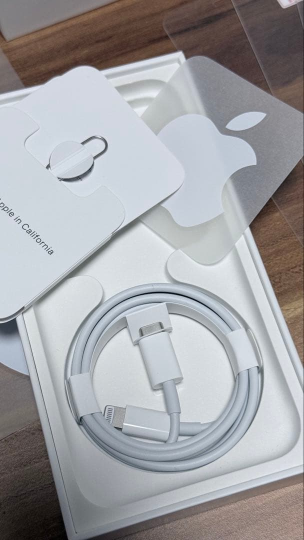 iPhone SE (第3世代) ホワイト 美品 64GB 本体