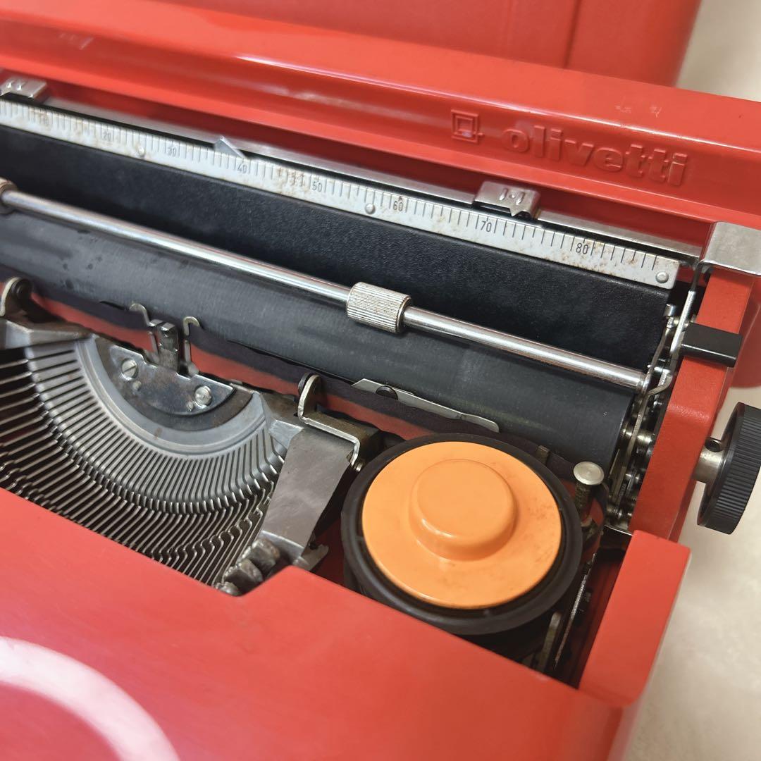 Olivetti Valentine タイプライター　レッド オリベッティ