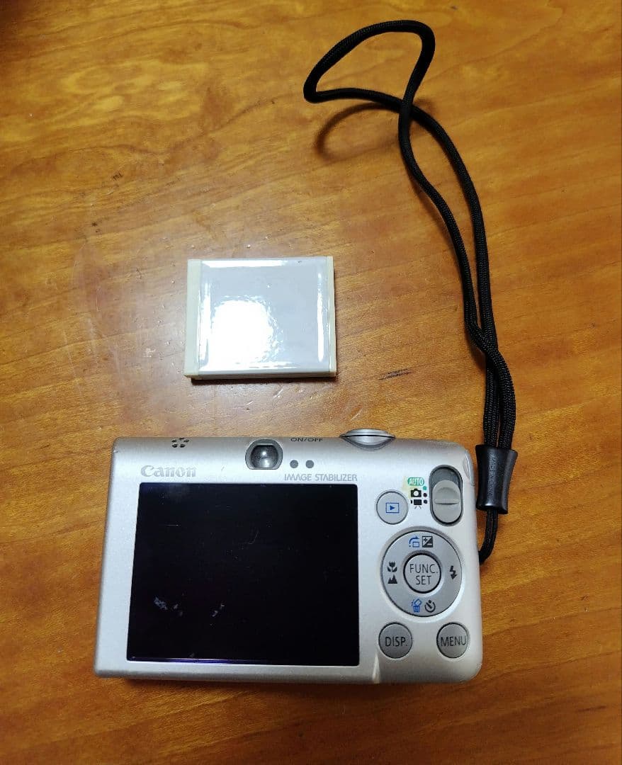 CANON キャノン　IXY 110 IS　デジタルカメラ　ジャンク　シルバー