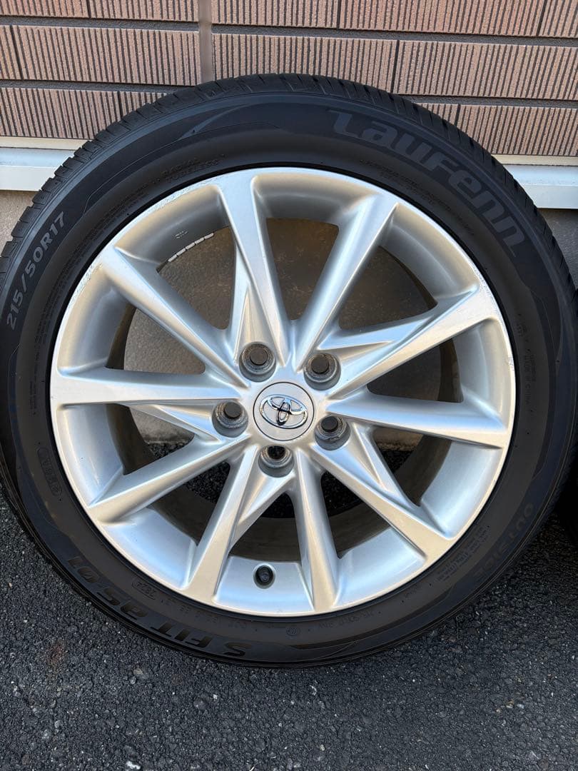 トヨタプリウスα純正17インチホイールセット Laufennタイヤ付き