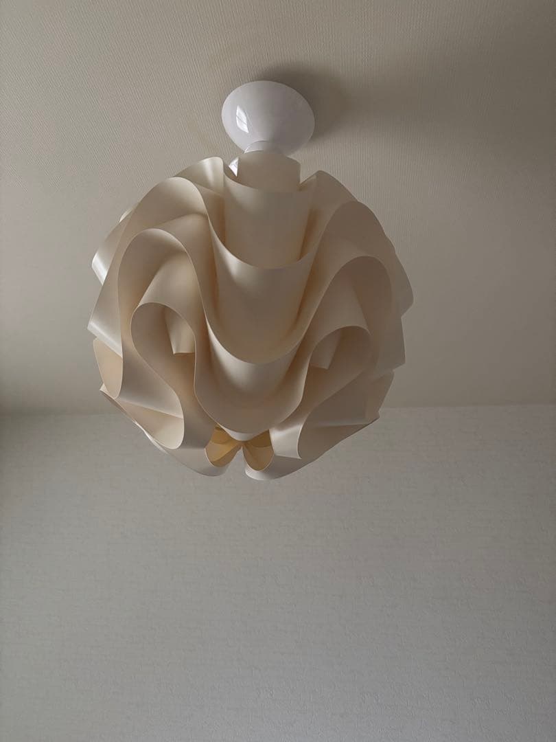 レクリント　照明 リモコンをお付けします。 暖色の電球を使っています。