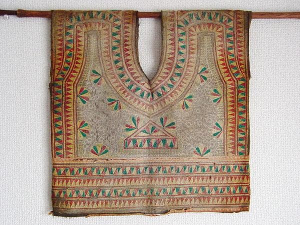 インドネシア　19世紀 スマトラ島の総刺繍ベスト アンティーク