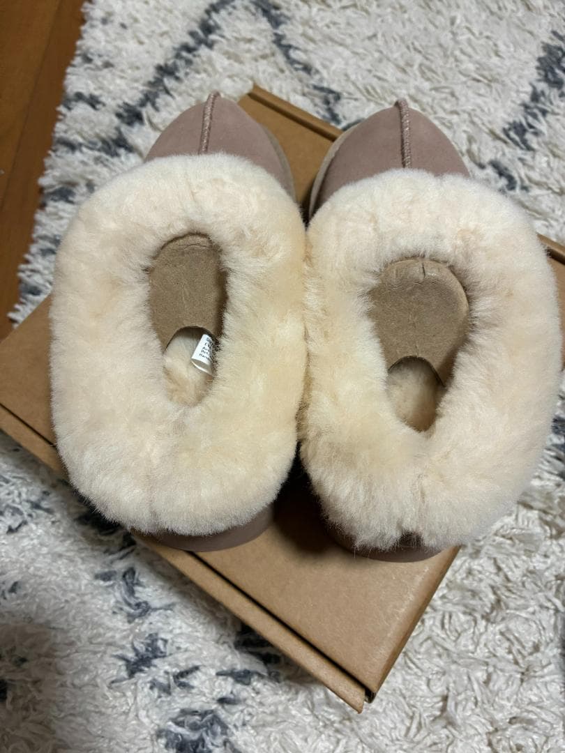 新年お値下げ❗️新品未使用UGG EVERAU厚底ムートンブーツベージュsand