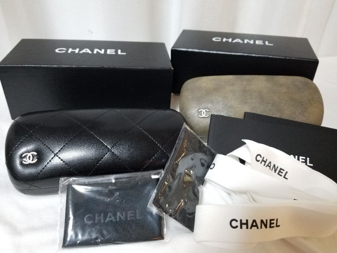新品未使用 美品 革シャネルサングラスケース２点セット付属品ブラックココマーク
