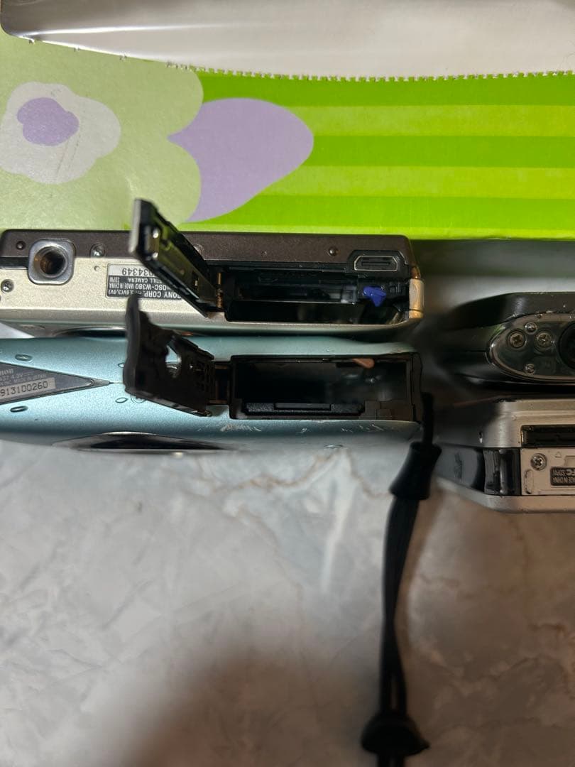 コンパクトデジカメ4台まとめ売り（ジャンク品）