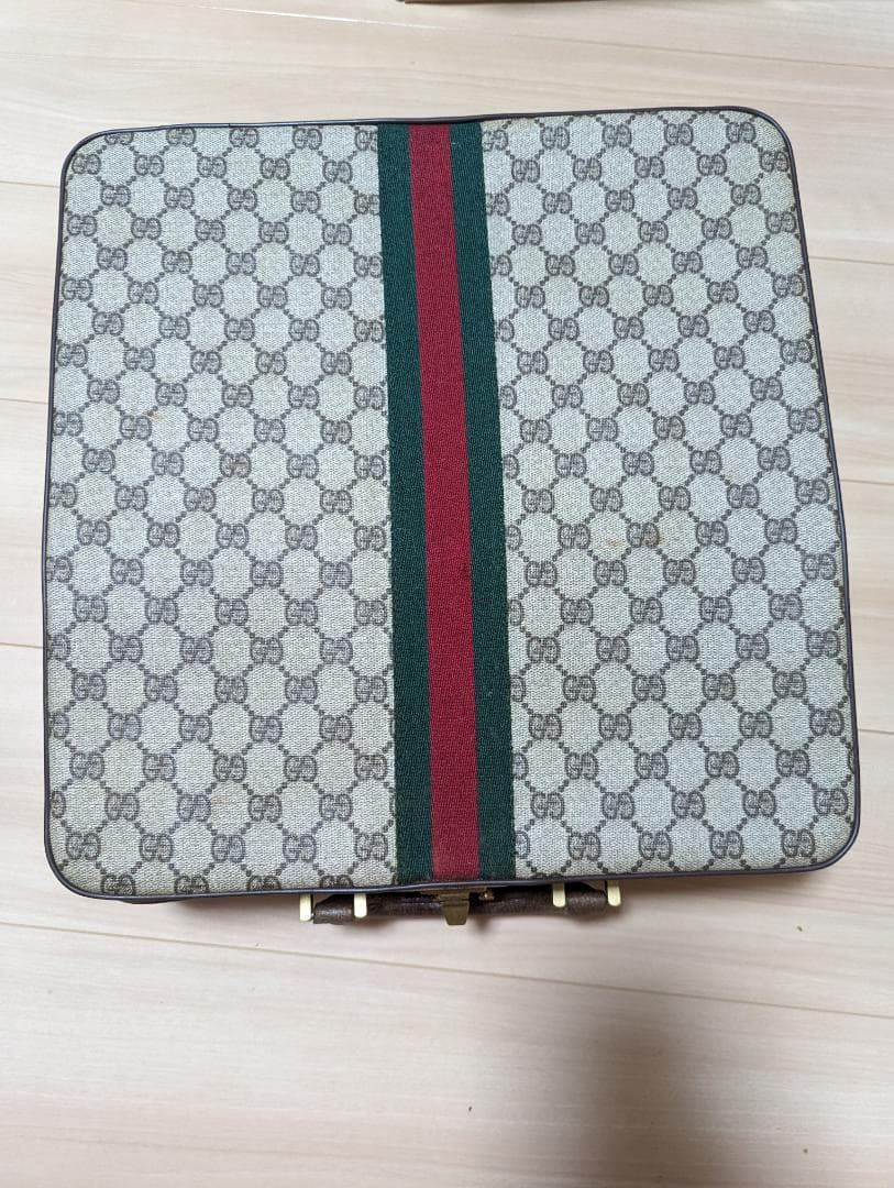 オリベッティ タイプライター グッチ gucci LETTERA35 ケース破損