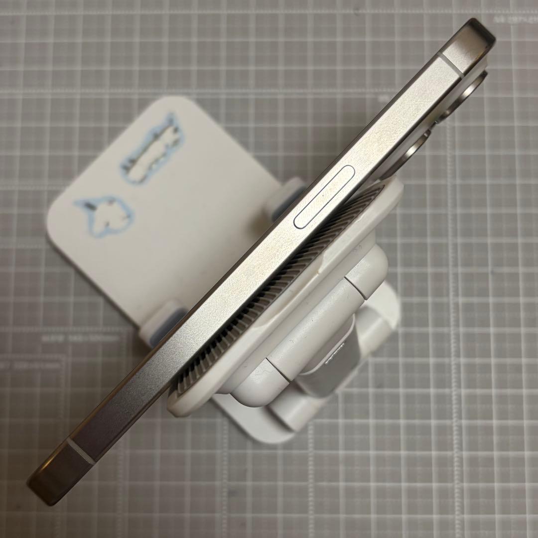 iPhone15 Pro 128GB ホワイトチタニウム バッテリー97%