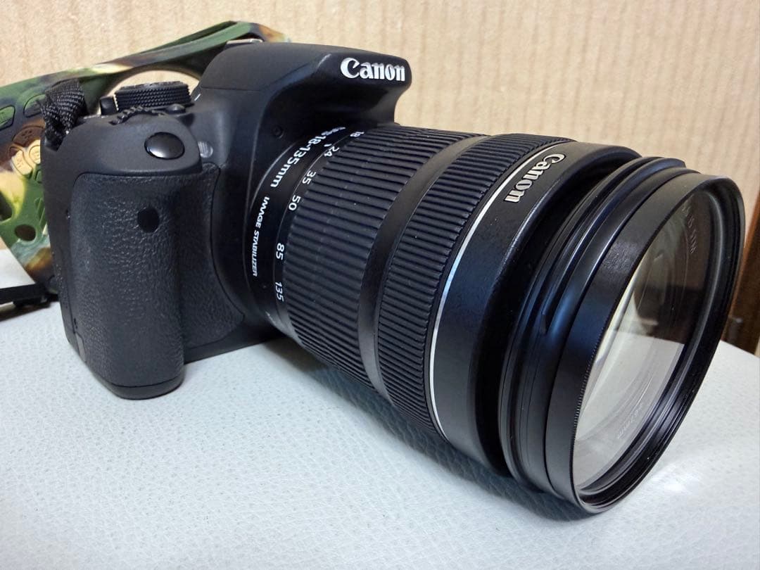 Canon EOS kiss X71 ストロボ未使用付き