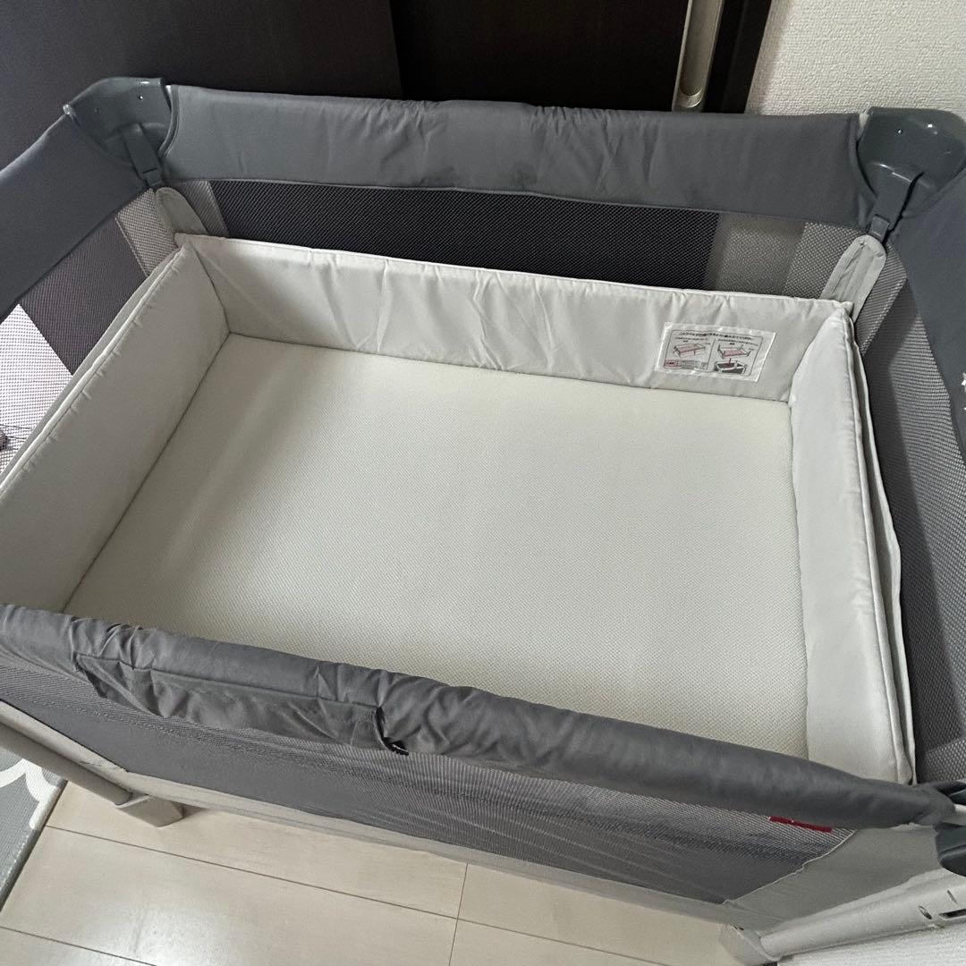 アップリカ　ココネルエアーAB ベビーベッド　グレーベアー