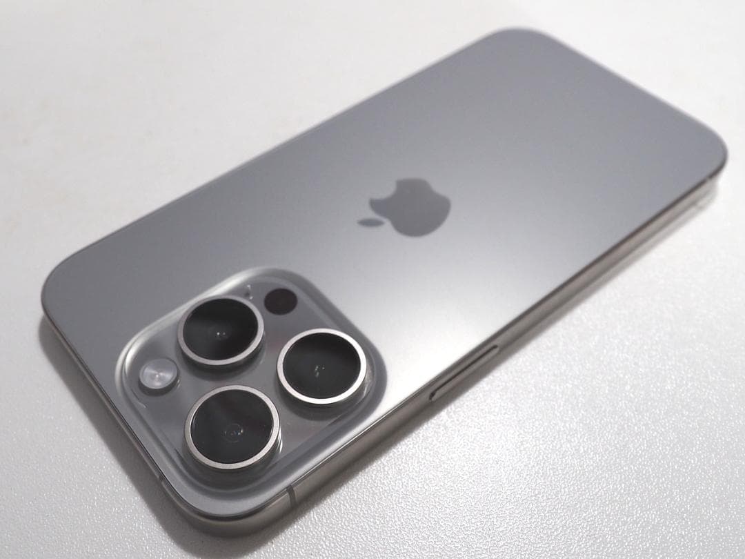 iPhone 15 Pro ナチュラルチタニウム 256GB(SIMフリー)