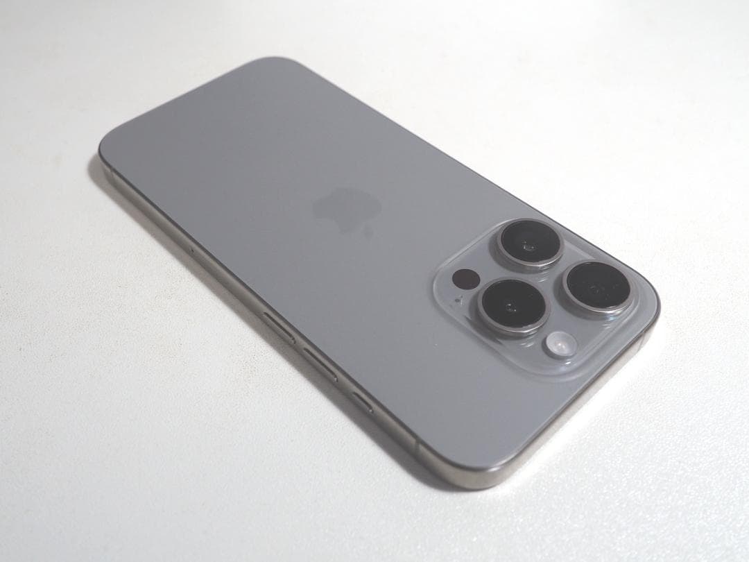 iPhone 15 Pro ナチュラルチタニウム 256GB(SIMフリー)