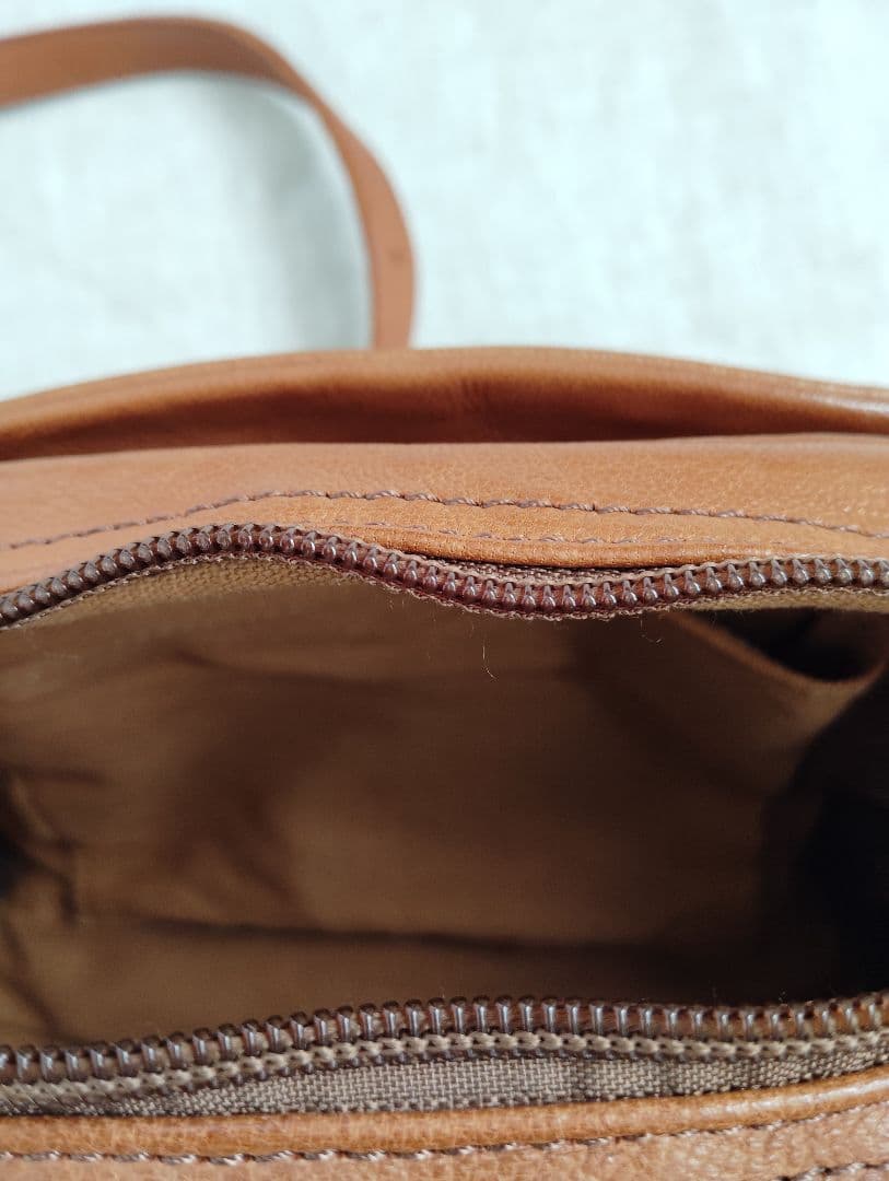 【新品】Dakota ダコタ やぎ革 ショルダーバッグ 斜めがけ ミニマム