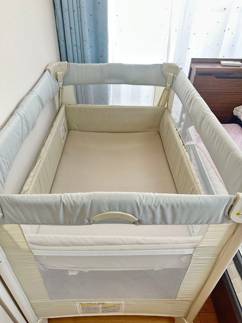 アップリカ　ココネルエアー　ホワイトグレー