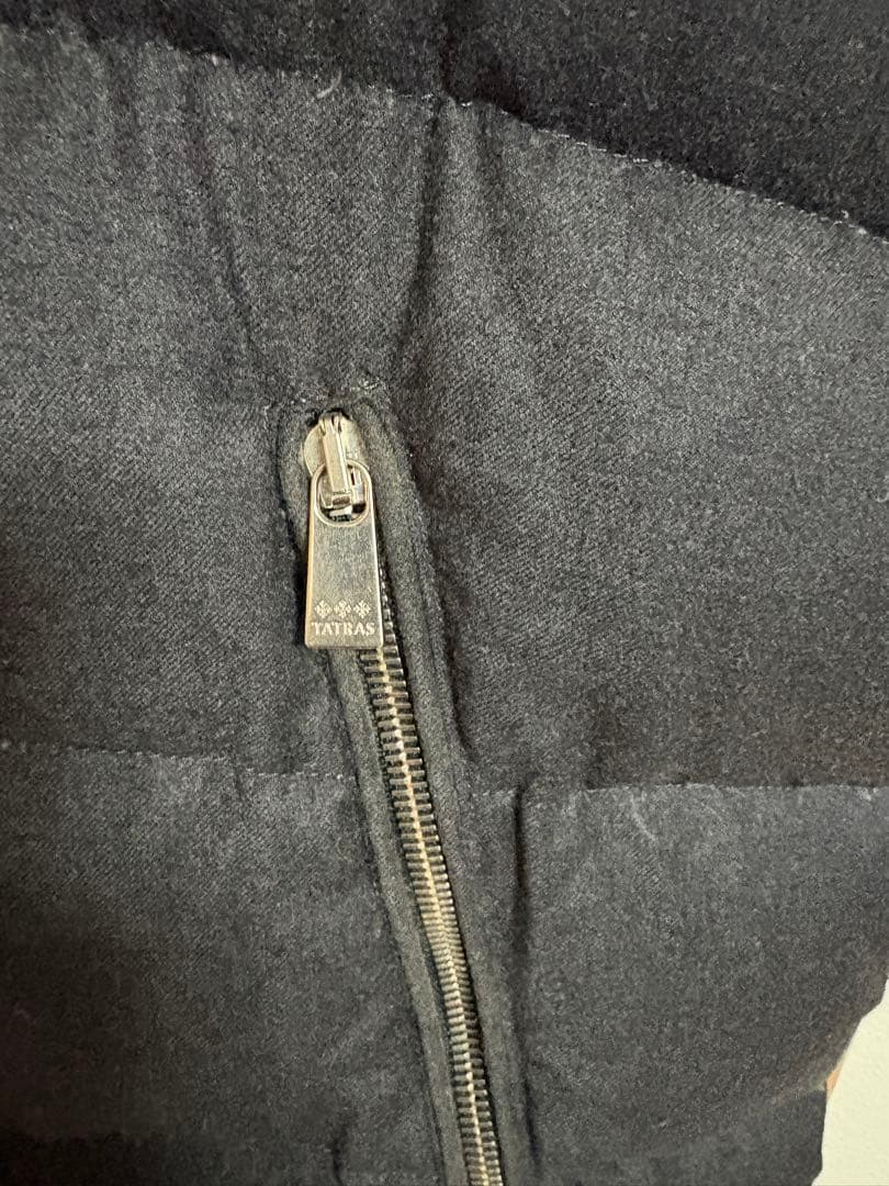 タトラス　フード付きダウンベスト グレー