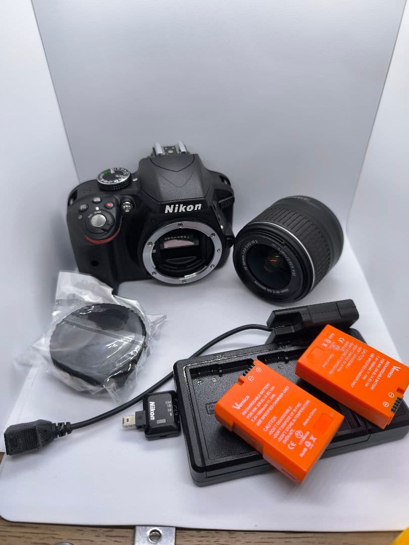 YUNikon D3300 デジタル一眼レフ カメラ　2台セット