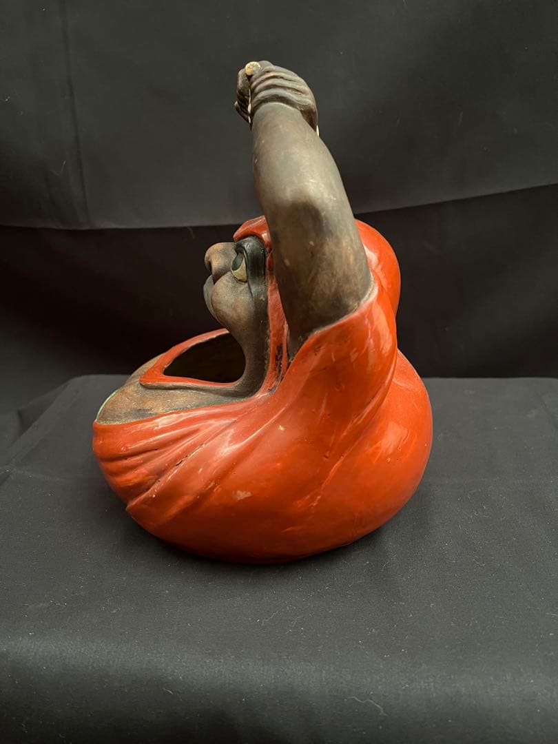 陶器製のダルマの置物　達磨の小物入れ　縁起物　達磨　レトロ