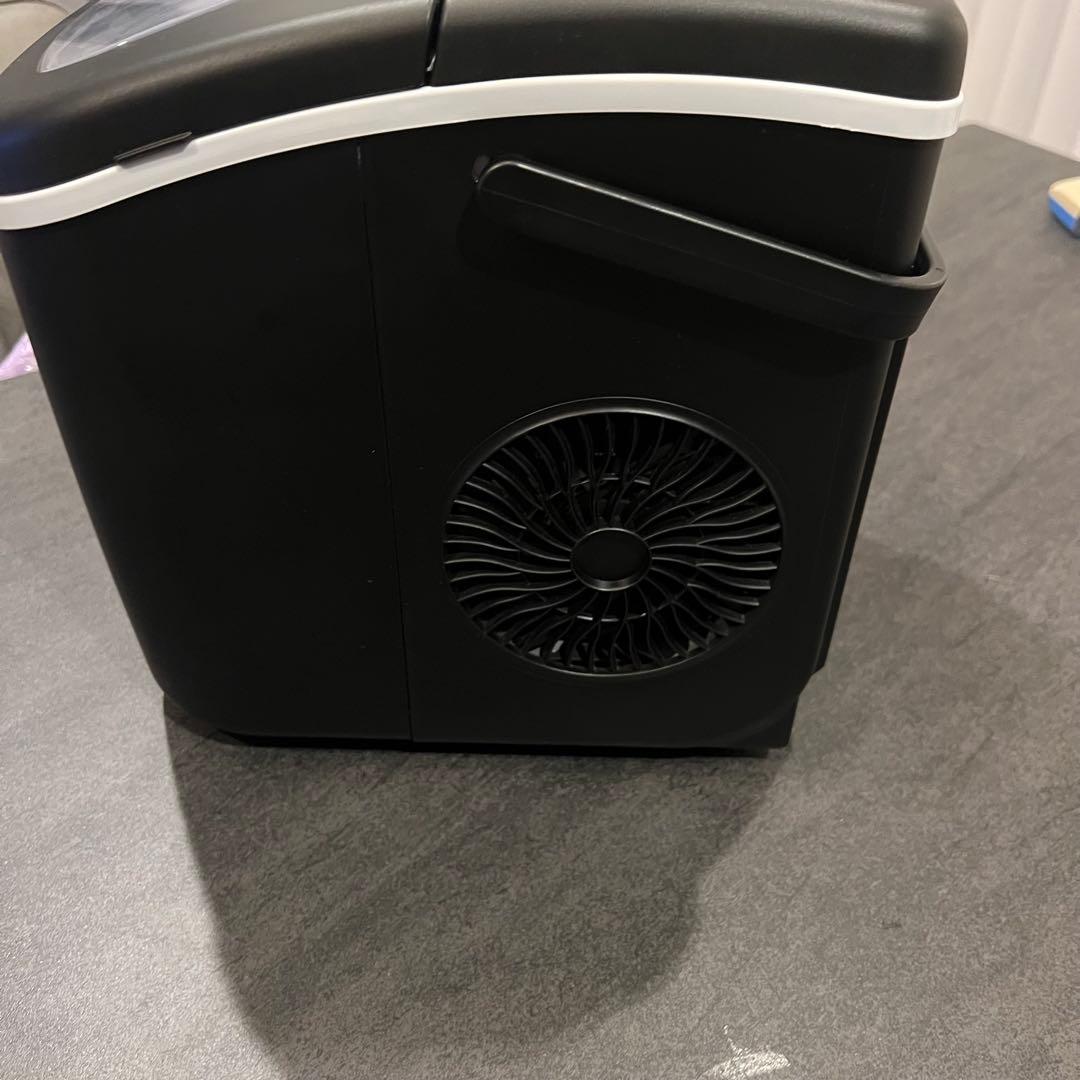 コンパクト　製氷機 ブラック　氷　製氷　ICE-C01