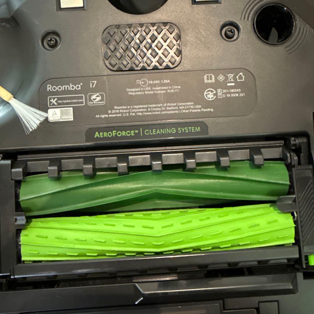 i robot Roomba i7 自動ゴミ排出機能付き