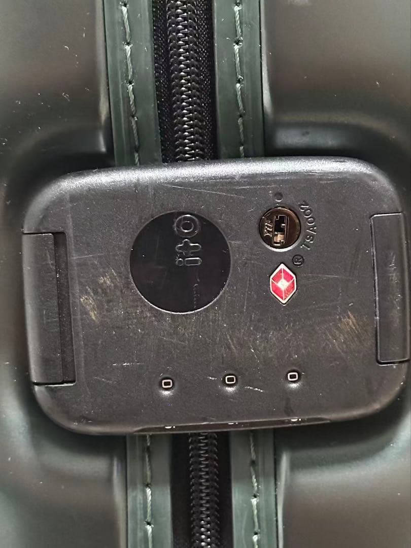 ITOスーツケース小型　サイズ: 45x30x24CM 機内持ち込み可