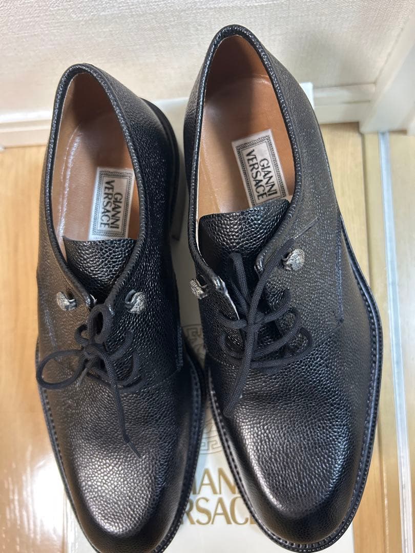 VERSACE ブラックレザー ドレスシューズ