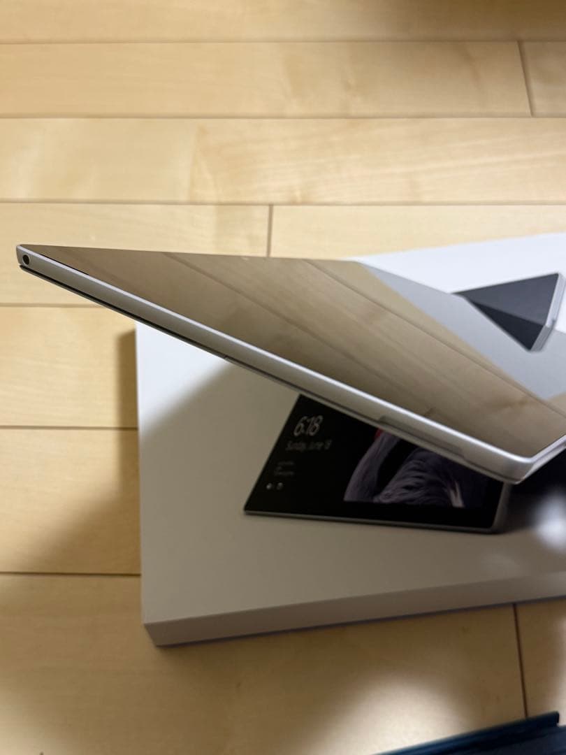 Microsoft Surface Pro 5本体 + キーボード