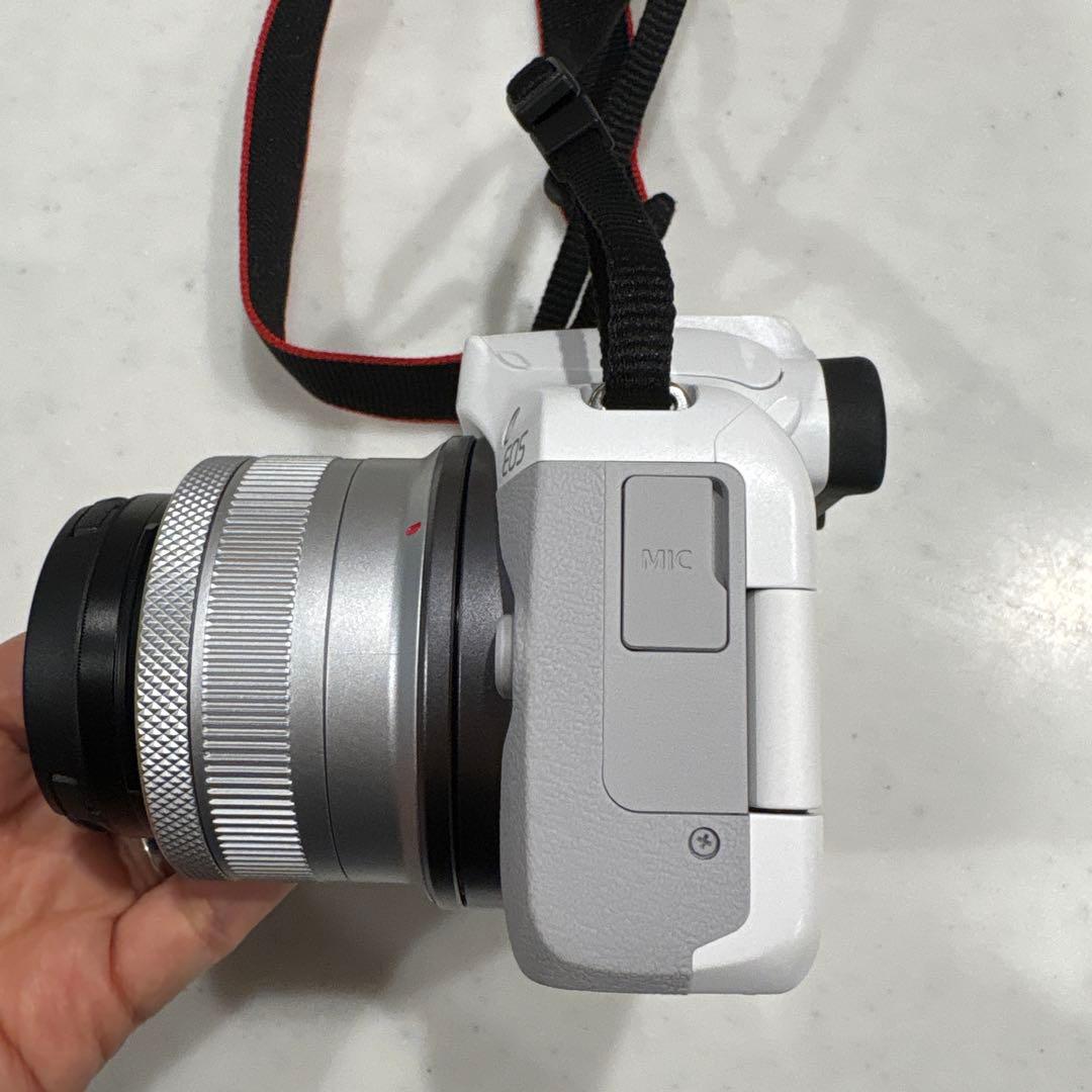 Canon ミラーレス一眼カメラ EOS R50 ダブルズームキット（ブラック）
