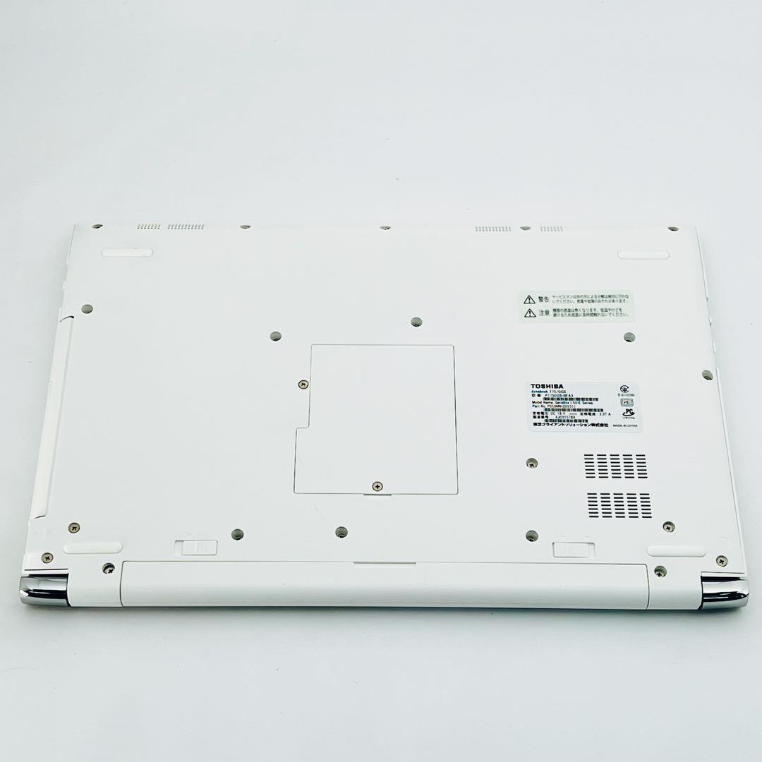 Core i7 8世代 32GB ノートパソコン Windows11 オフィス