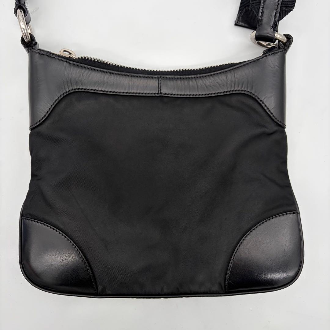 PRADA ショルダーバッグ 斜めがけ トライアングルロゴ テスートナイロン 黒