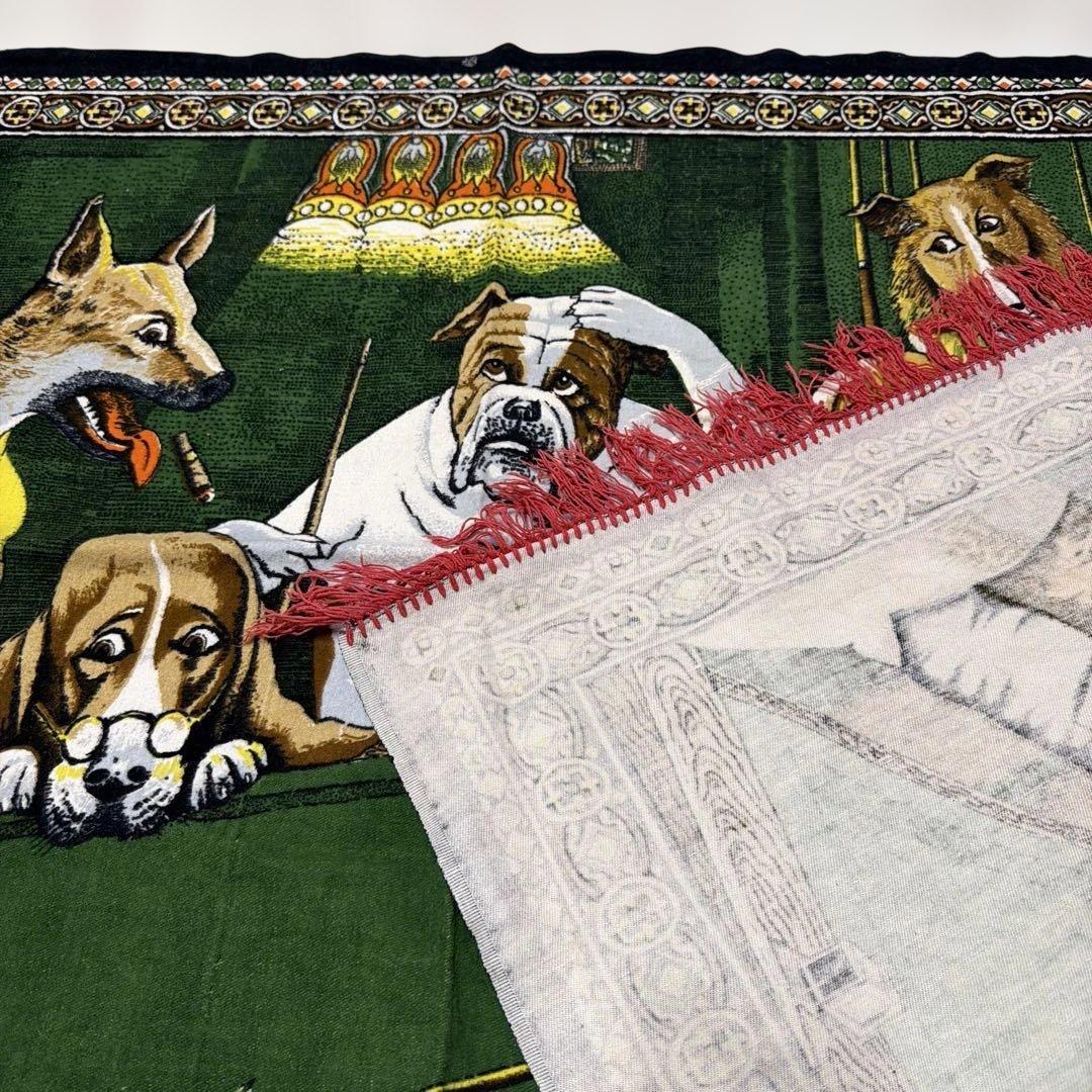 ビリヤードをする犬　壁掛け　タペストリー　94x143