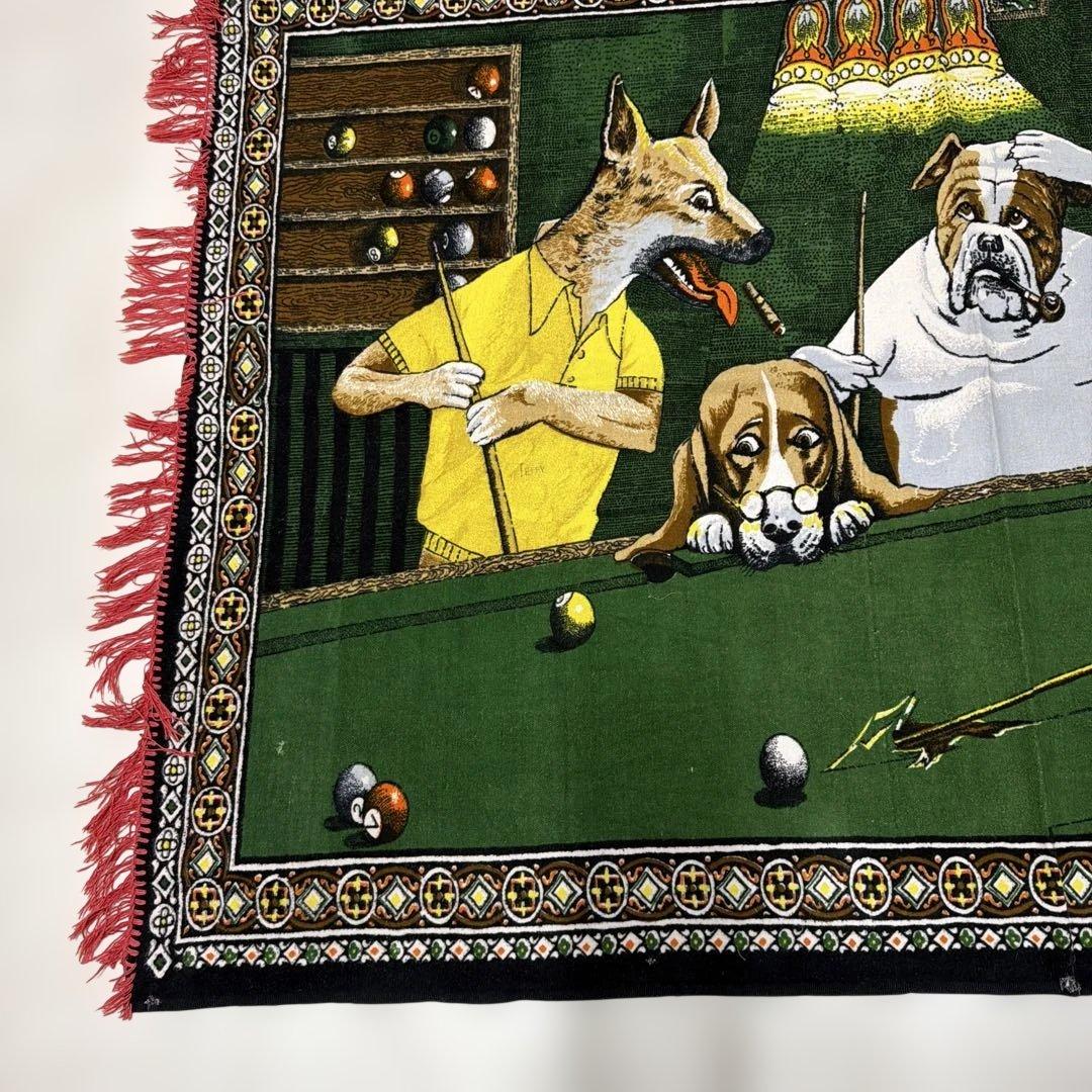 ビリヤードをする犬　壁掛け　タペストリー　94x143