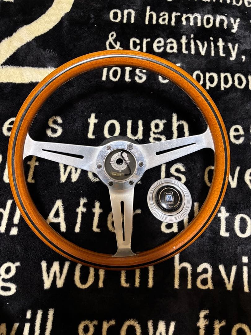 【Shinzy】ナルディ　ウッドステアリング　直径約36cm ボス付き