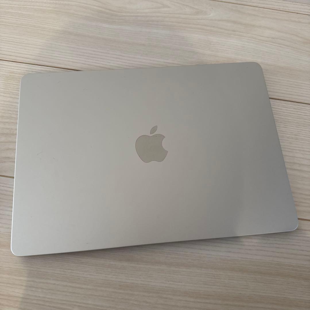 MacBook air M2 8GB 256GB SSD 13.6インチ