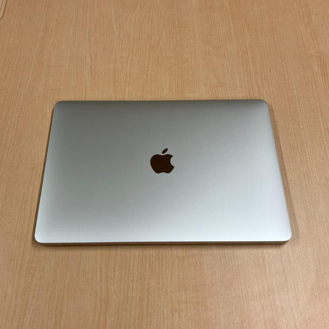 MacBook Air 2020 シルバー i5【美品・バッテリー良好】