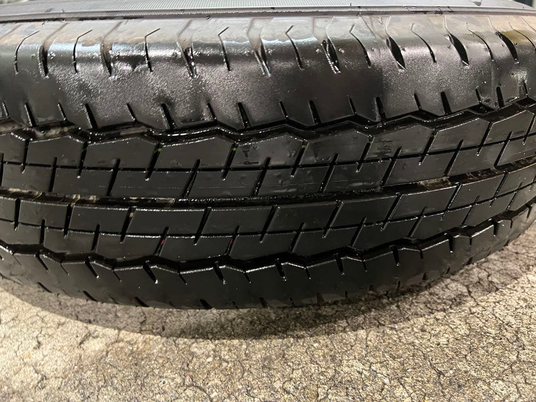 ハイエース純正ホイールタイヤセット