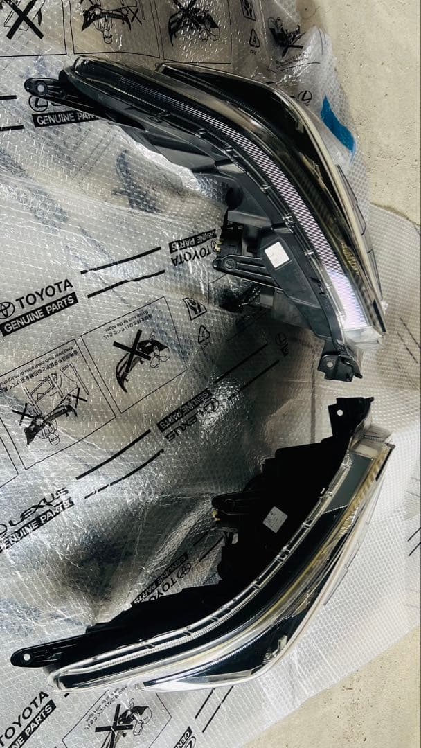 80ヴォクシー ZS ヘッドライト左右