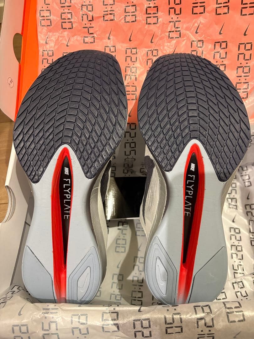 ヴェイパーフライ4 ナイキ　26.0 新品未使用