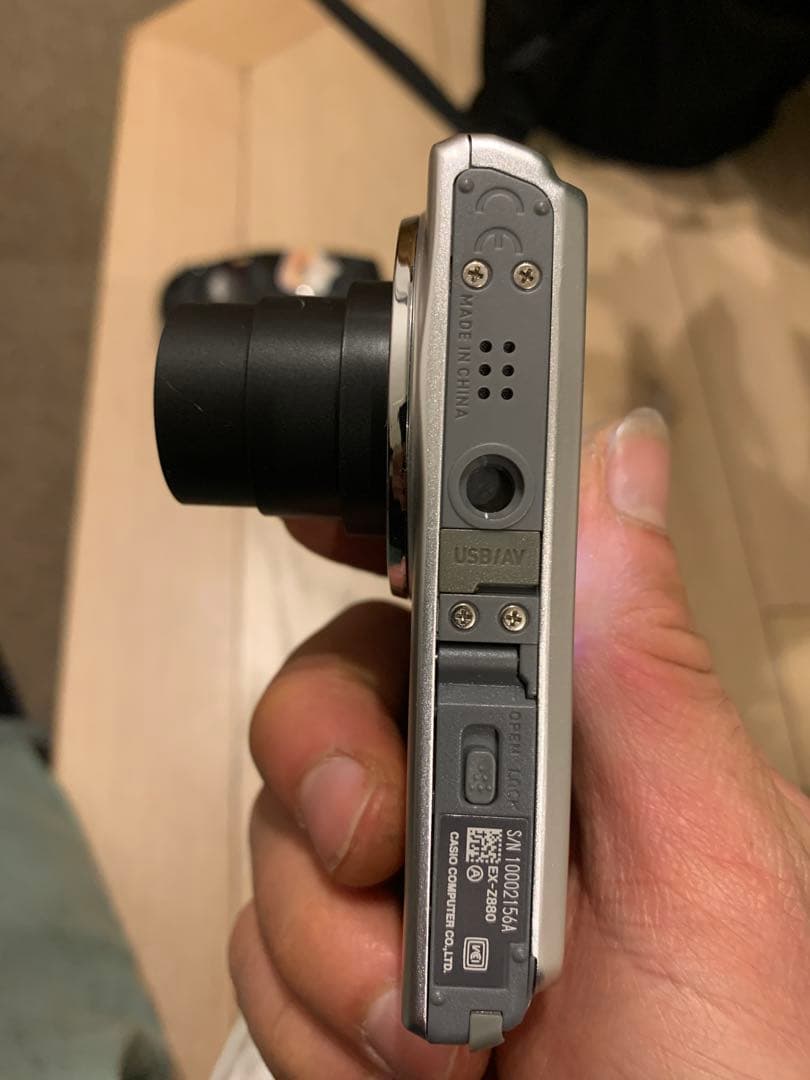 [美品]CASIO EXILIM EX-Z880 ホワイト