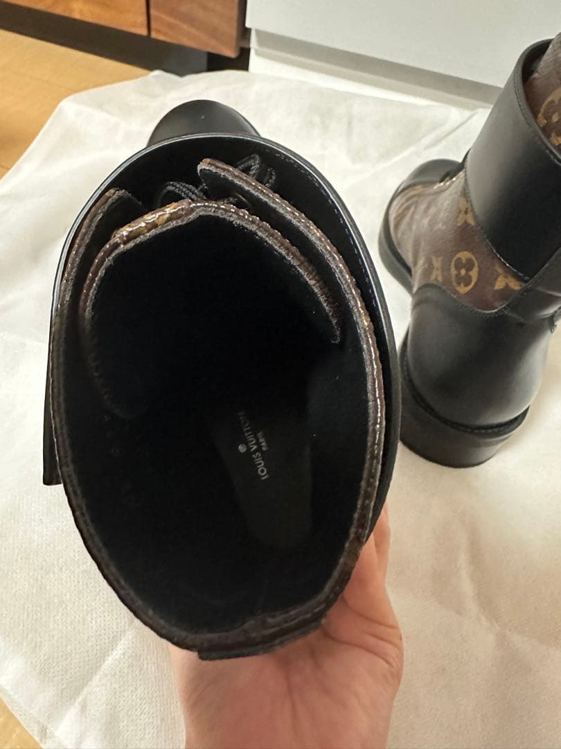 Louis Vuitton ダークブラウン ブラック ブーツ