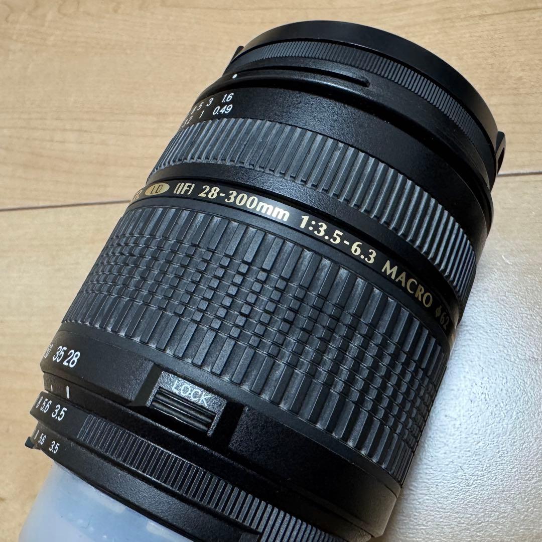 Nikon D5100 レンズ付き オマケ（タムロンレンズ）他バッグ